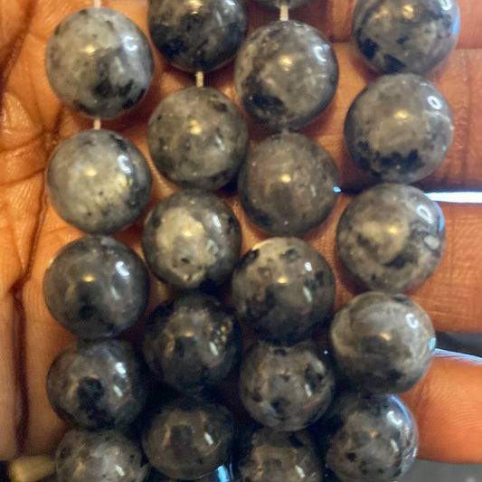 Larvikite beads