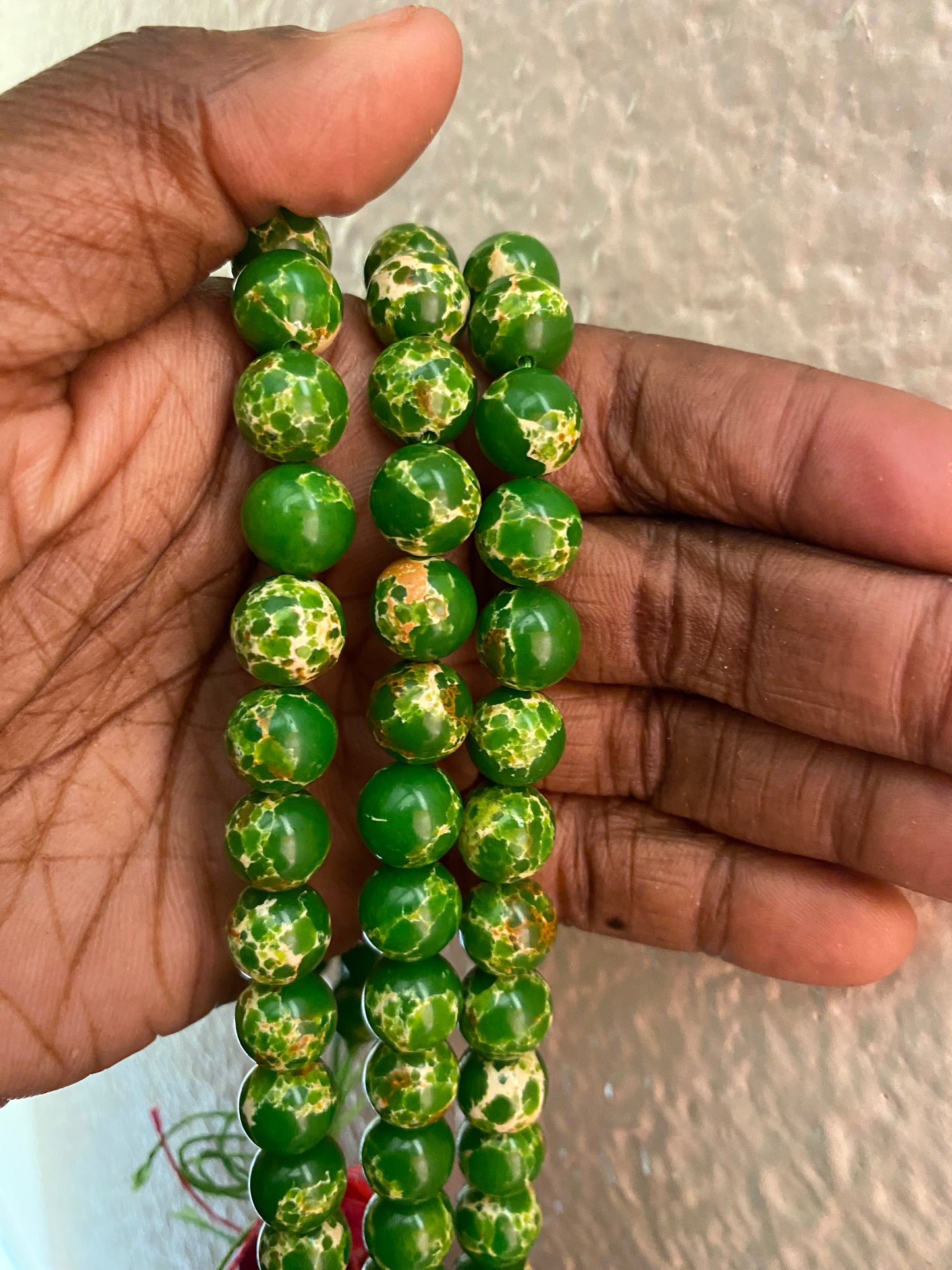 Green howlite10mm